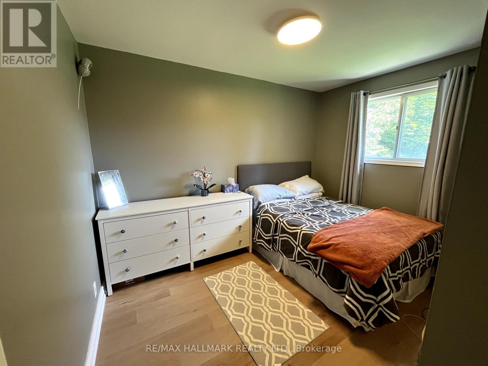 448 Loretta Crescent