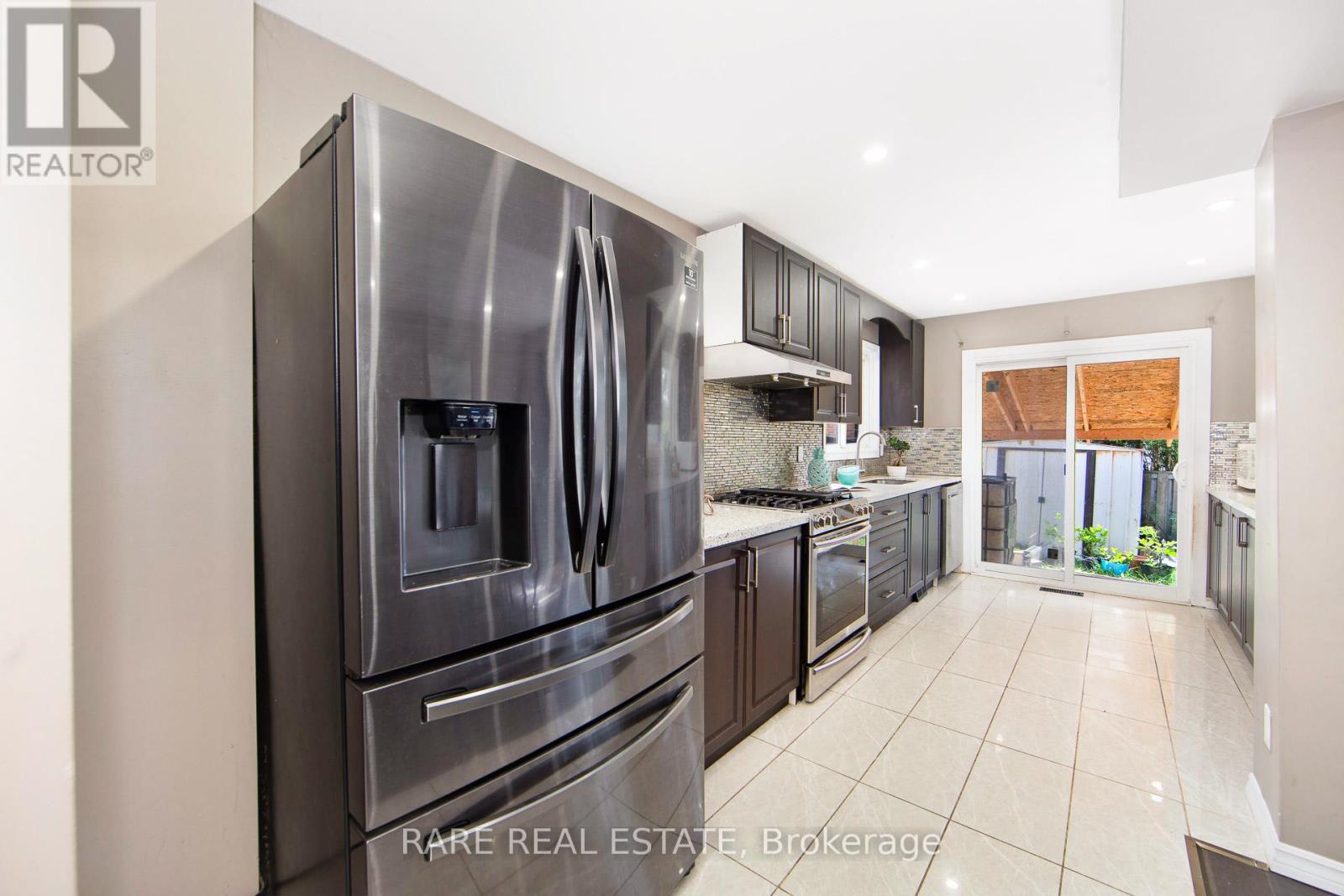 33 Fieldside Drive