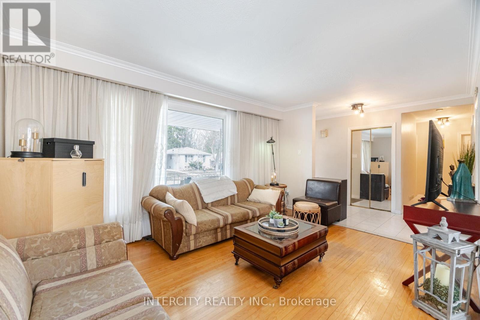 31 Munhall Road
