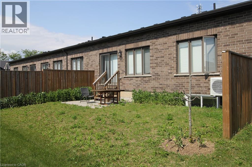 15 Meadowhawk Lane