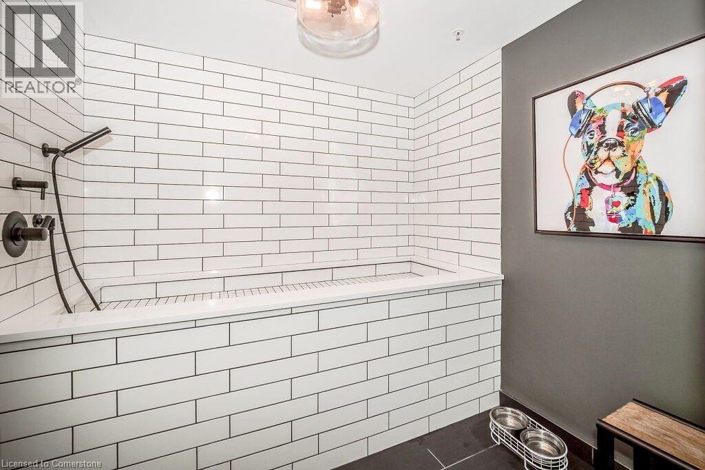 53 Arthur Street S Unit At 6