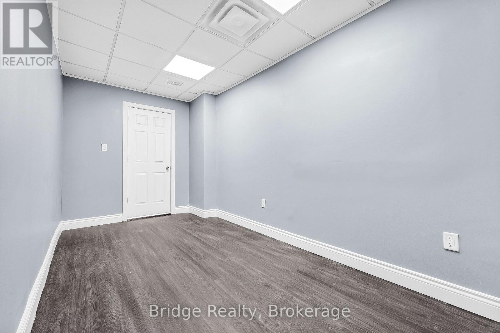 290 Dundas Street