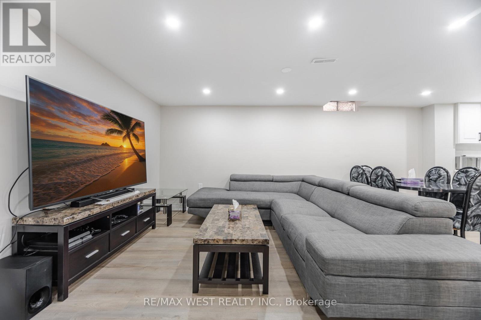 5088 Guildwood Way