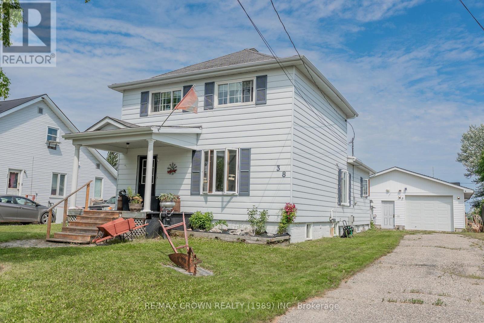 38 Third Avenue