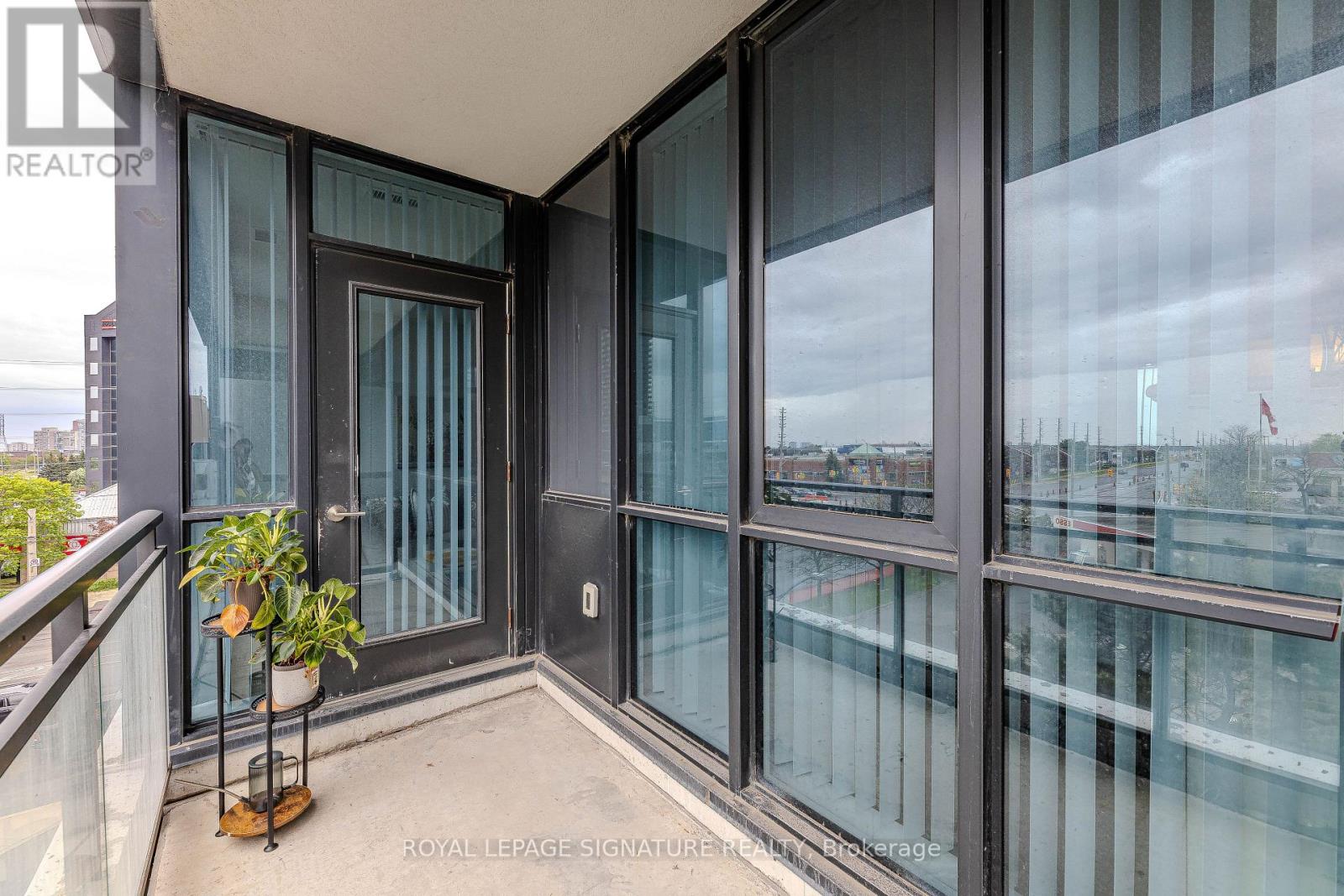 408 55 Eglinton Avenue W