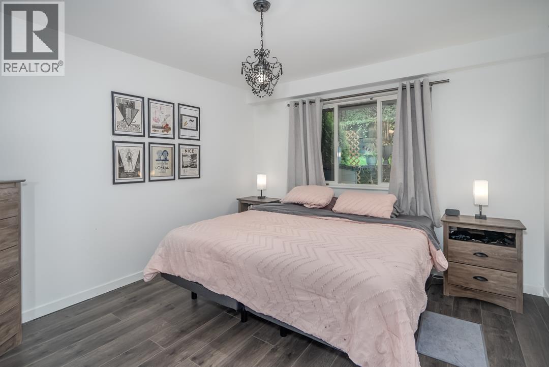 311 121 Shoreline Circle