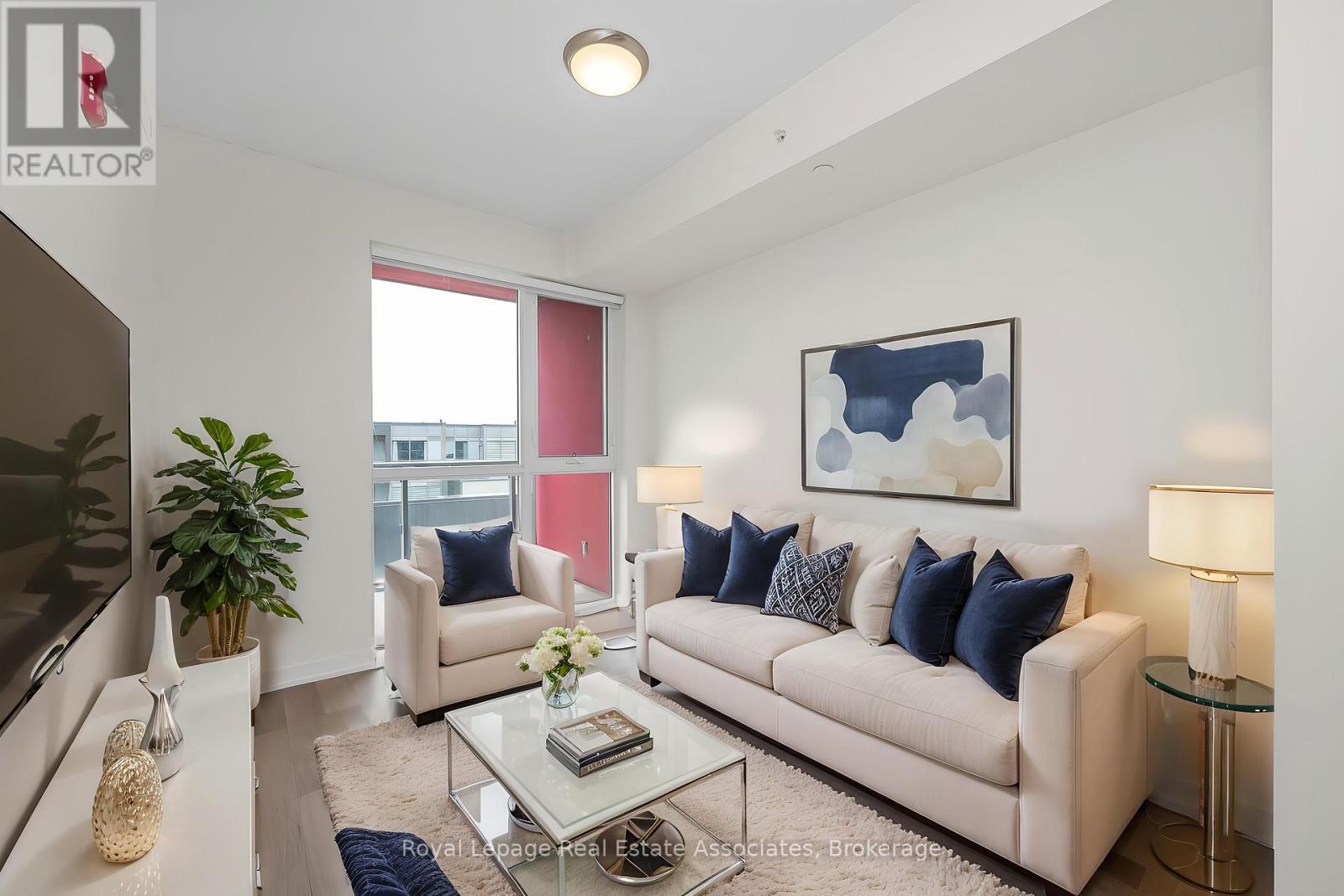 B 412 5240 Dundas Street