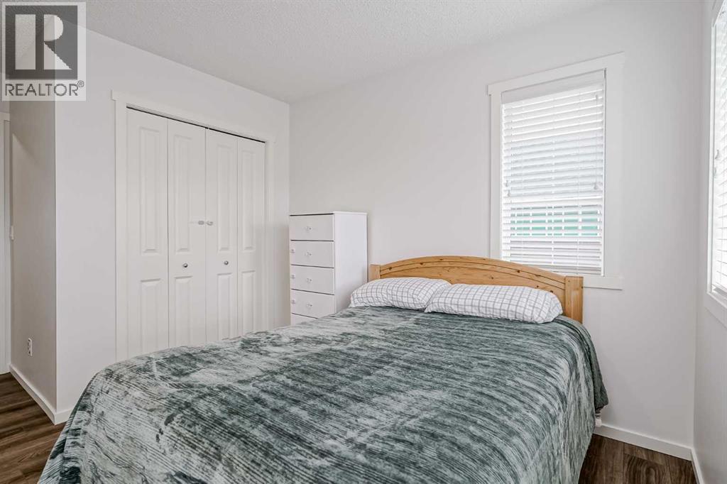 225 Kingsmere Cove Se