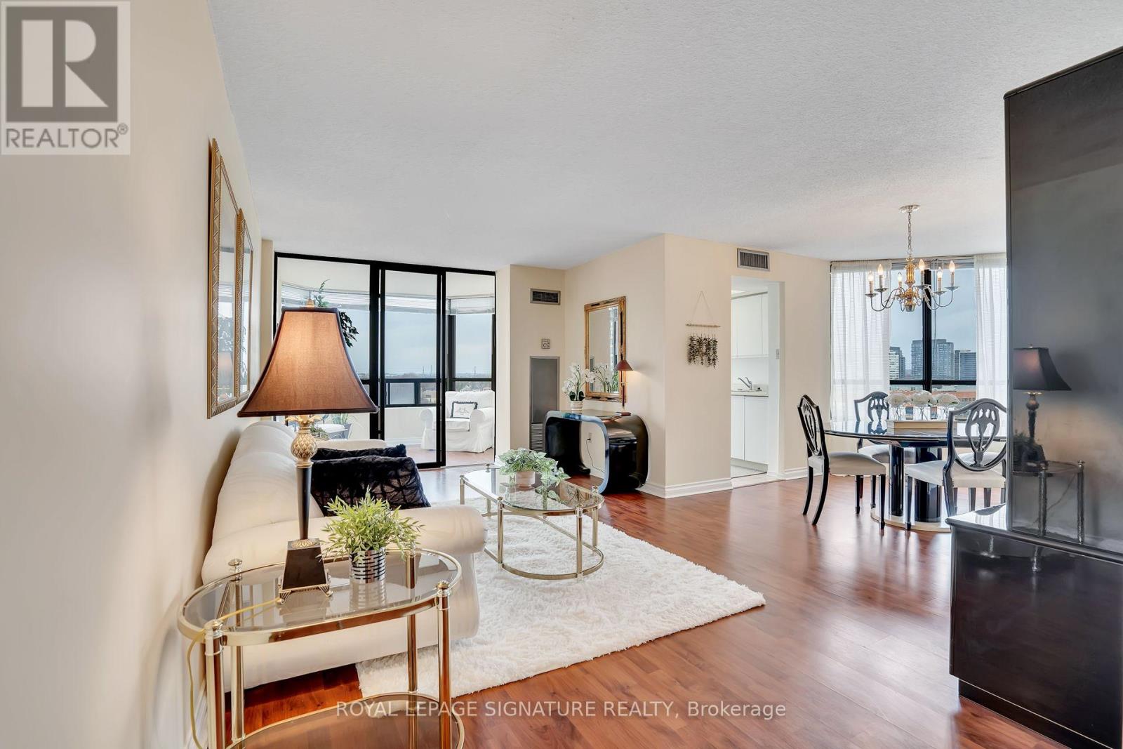 903 7440 Bathurst Street