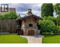 Workshop - 580 Meldram Dr, North Saanich, BC V8L5V8 Photo 2