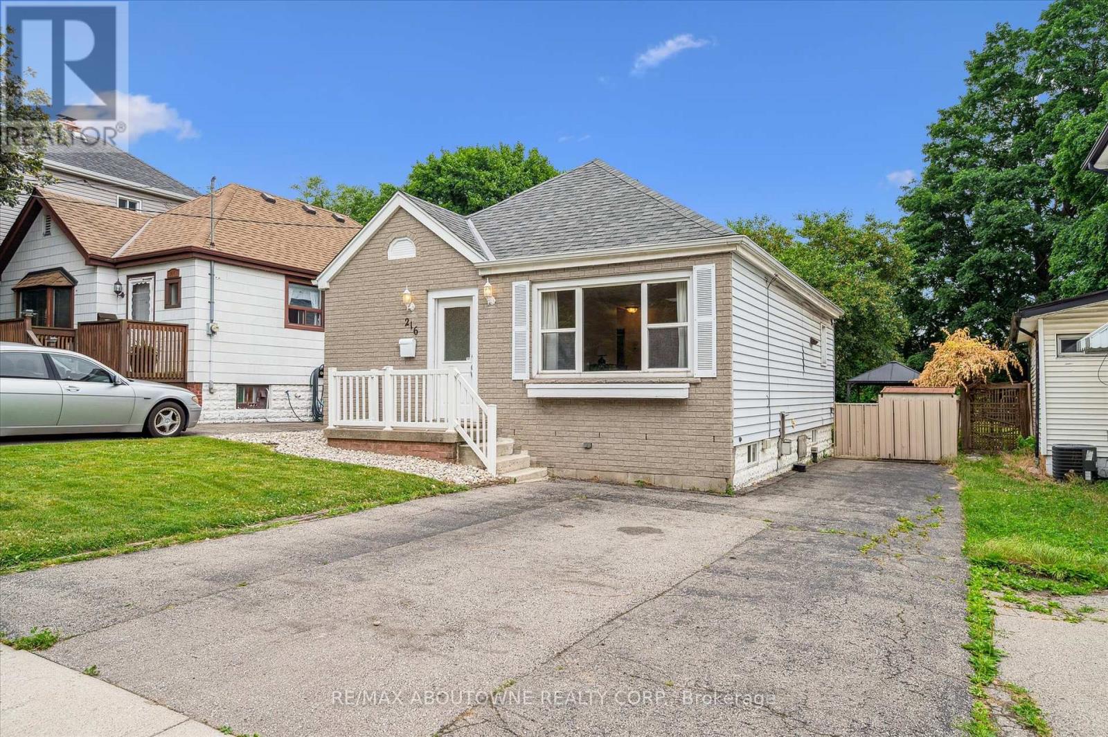 216 Bell Avenue
