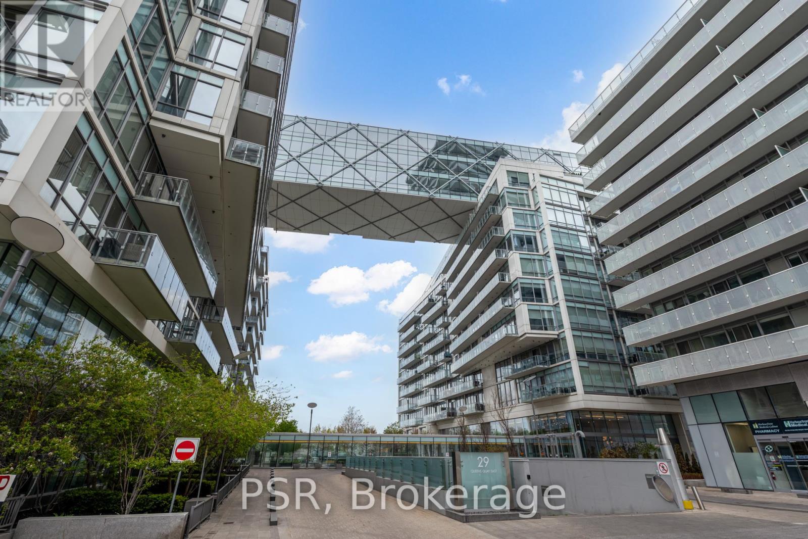 627 29 Queens Quay E
