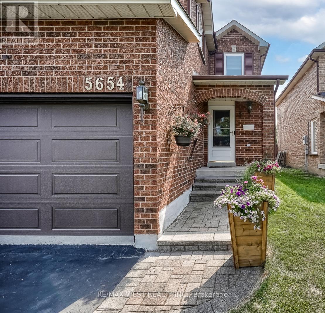 5654 Dawlish Crescent