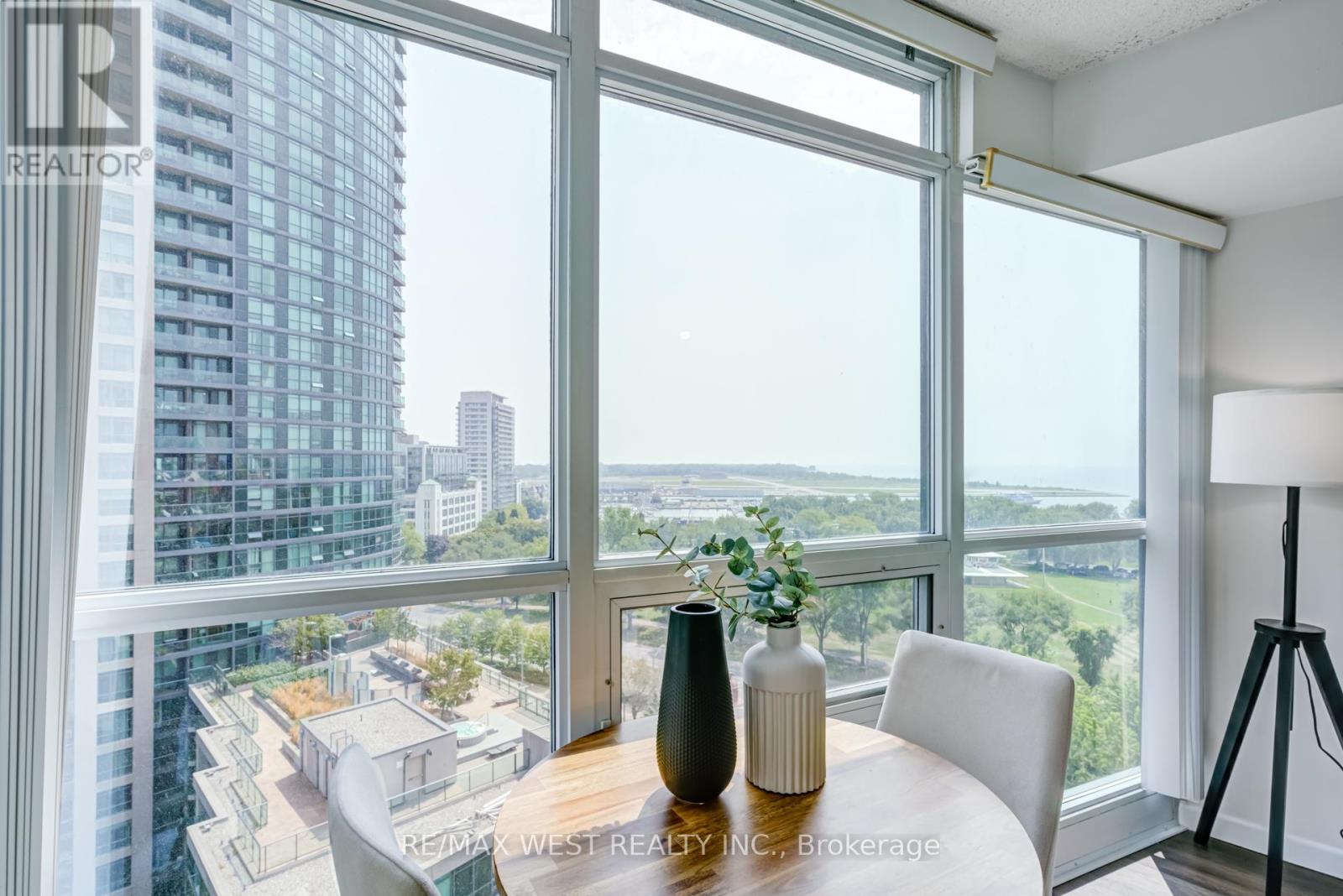1407 219 Fort York Boulevard
