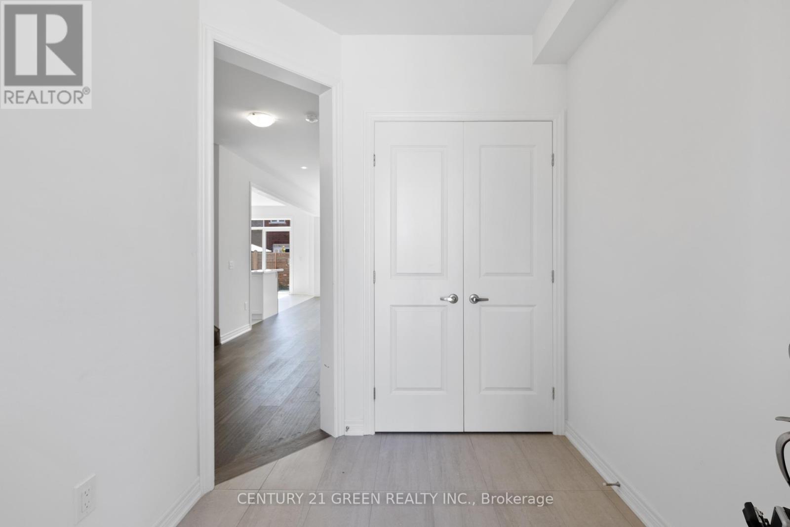 Main 8 Shawbridge Court