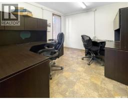 503 North Railway Street W, Swift Current, SK S9H4T4 Photo 4