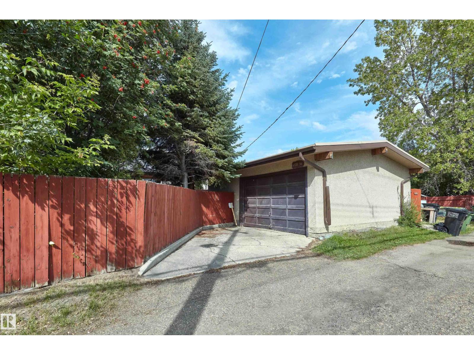 11339 54 Av Nw