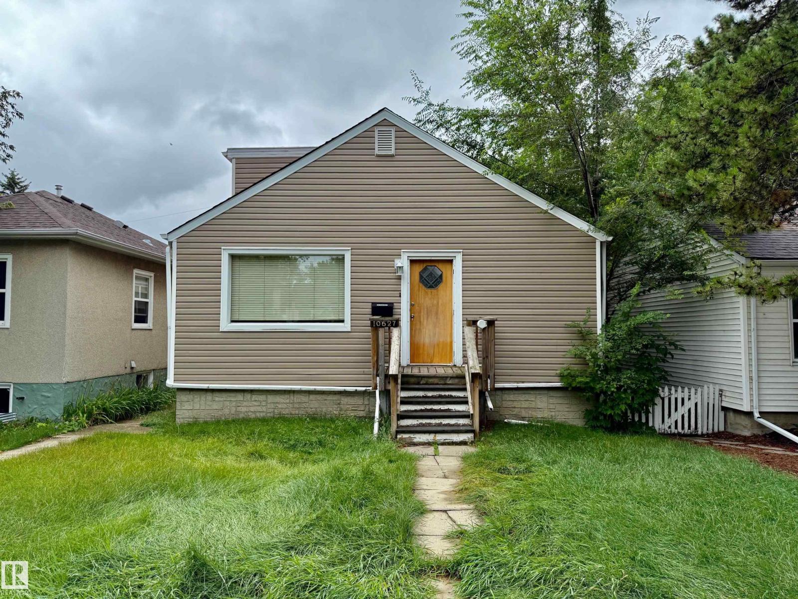 10627 76 Av Nw