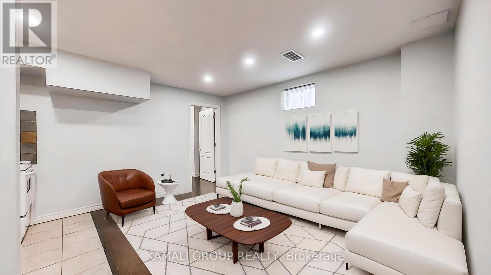 Bsmt 2 156 Townsgate Drive