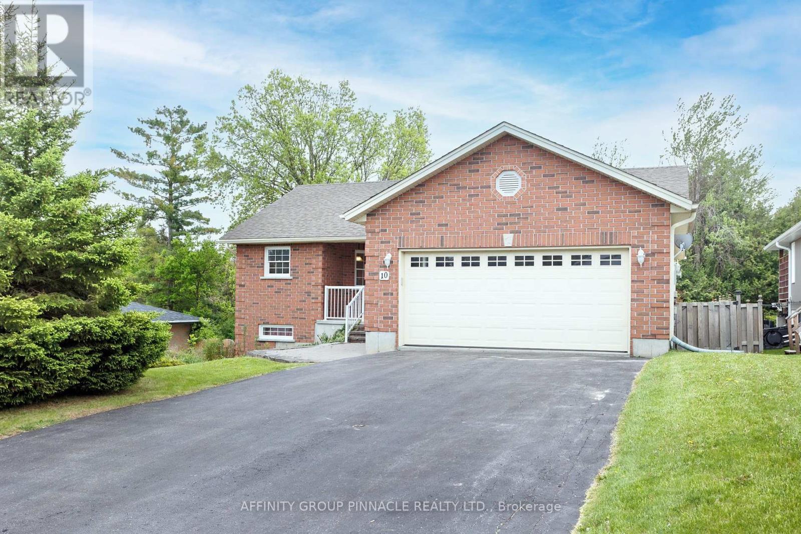 10 Champlain Boulevard