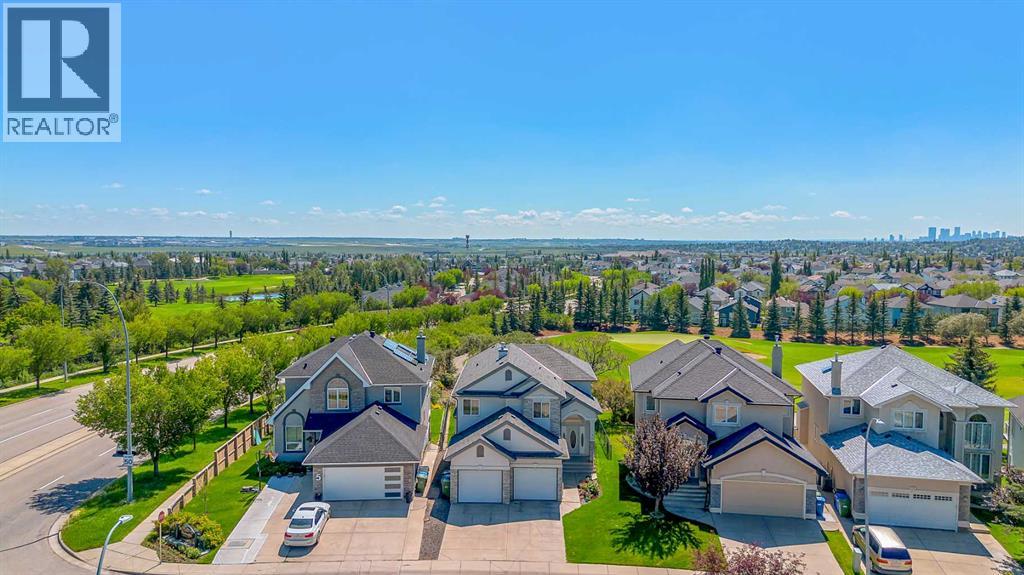 9 Panorama Hills Manor Nw