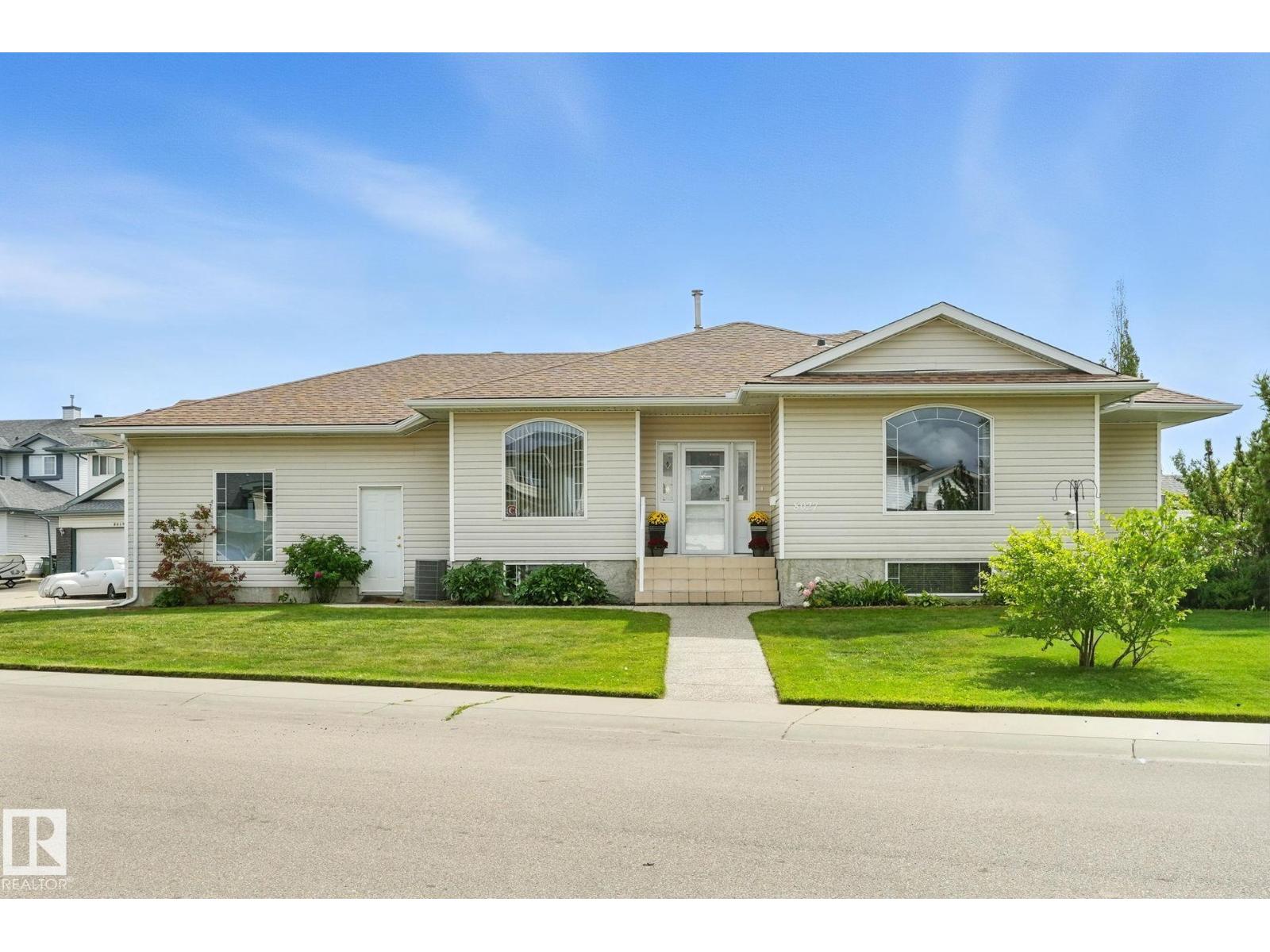 8027 161 A Av Nw