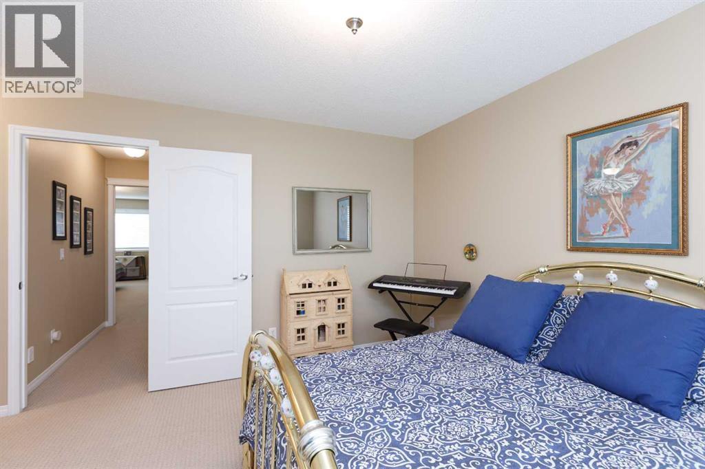 136 Country Hills Gardens Nw