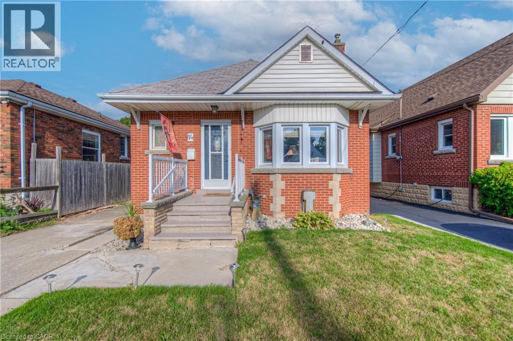14 Barons Avenue S
