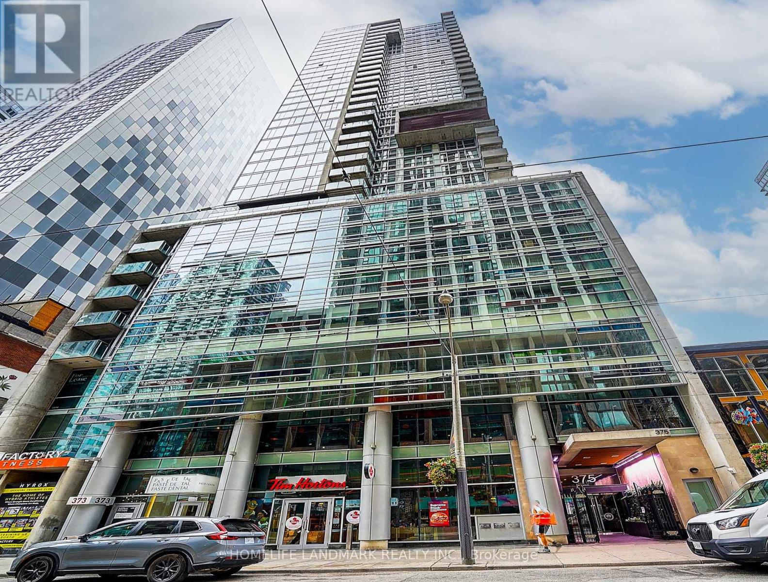 3103 375 King Street W