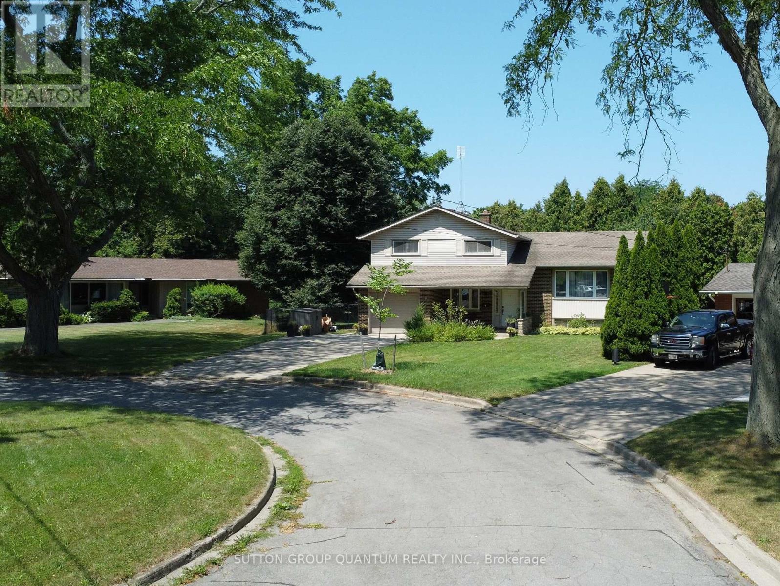 3 Colonial Court