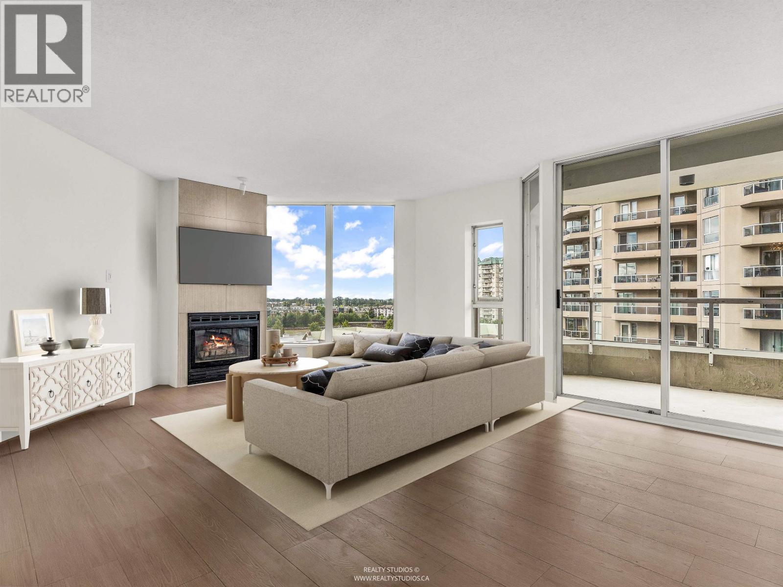 1003 1135 Quayside Drive