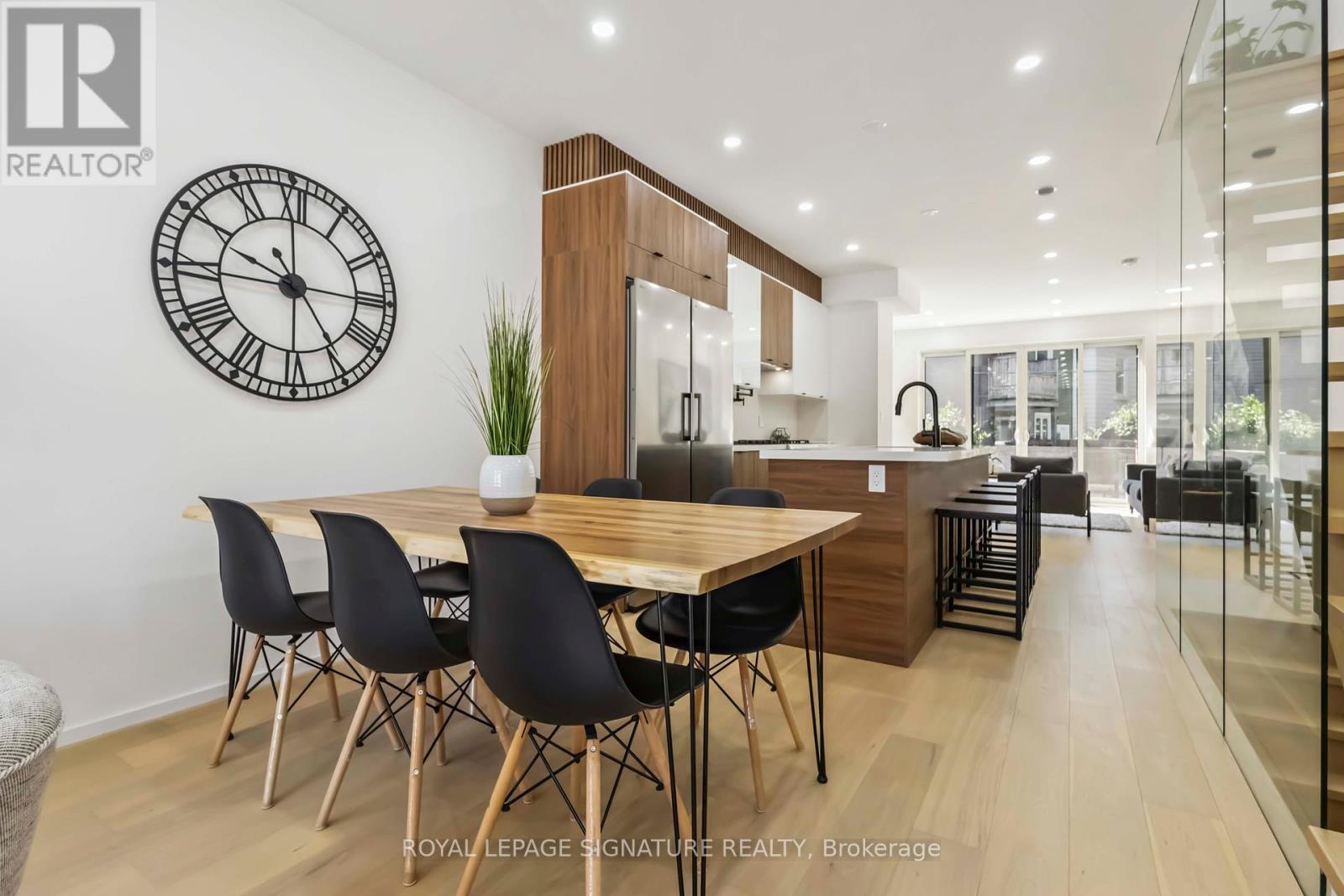 Furnished Upper 43 A Cummings Street