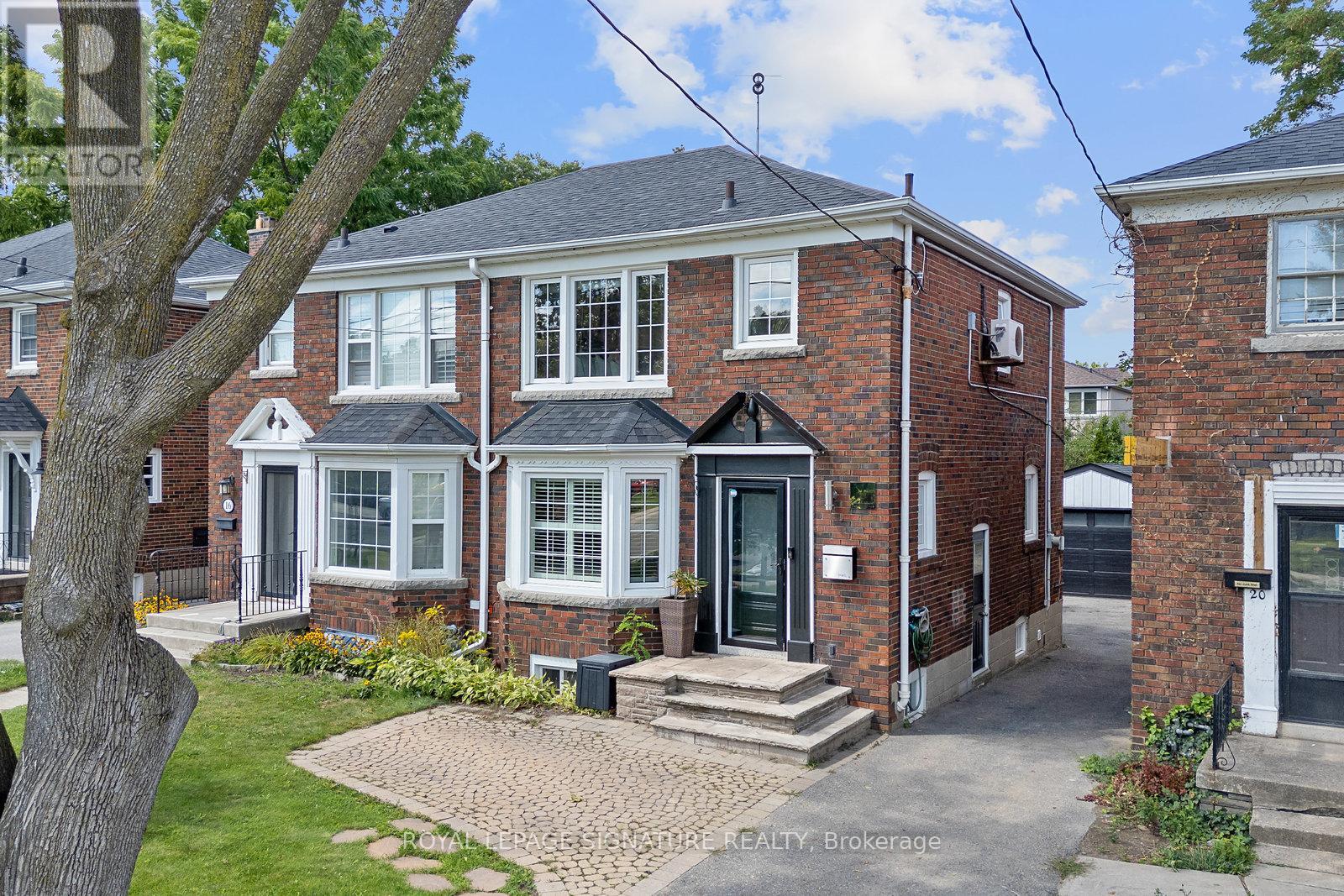 18 Vanderhoof Avenue