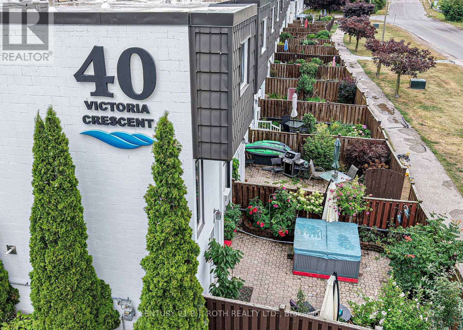 15 40 Victoria Crescent
