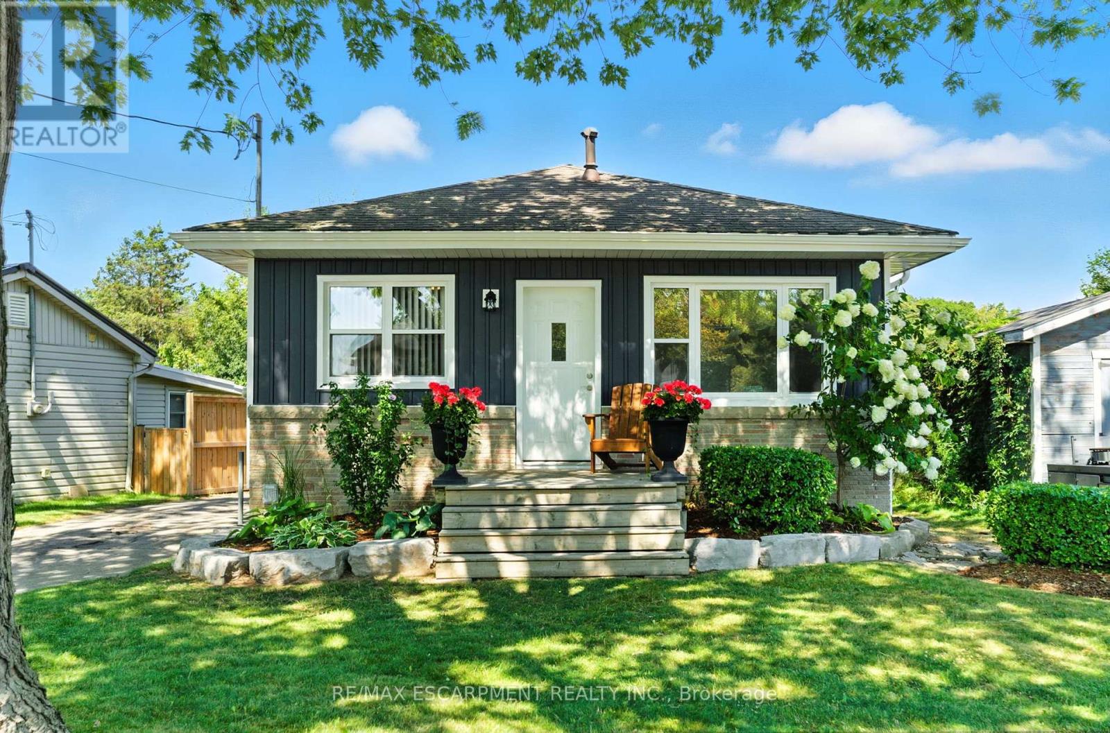60 Hamilton Plank Road
