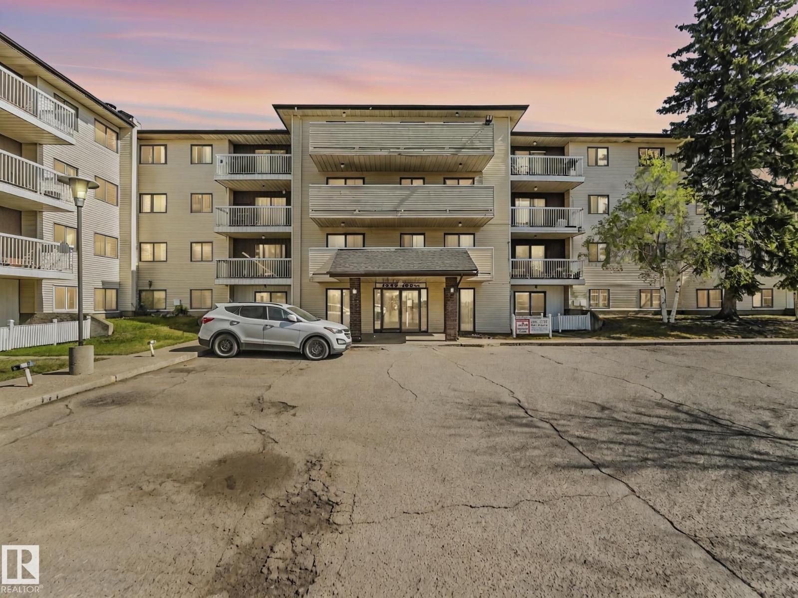 108 1945 105 St Nw