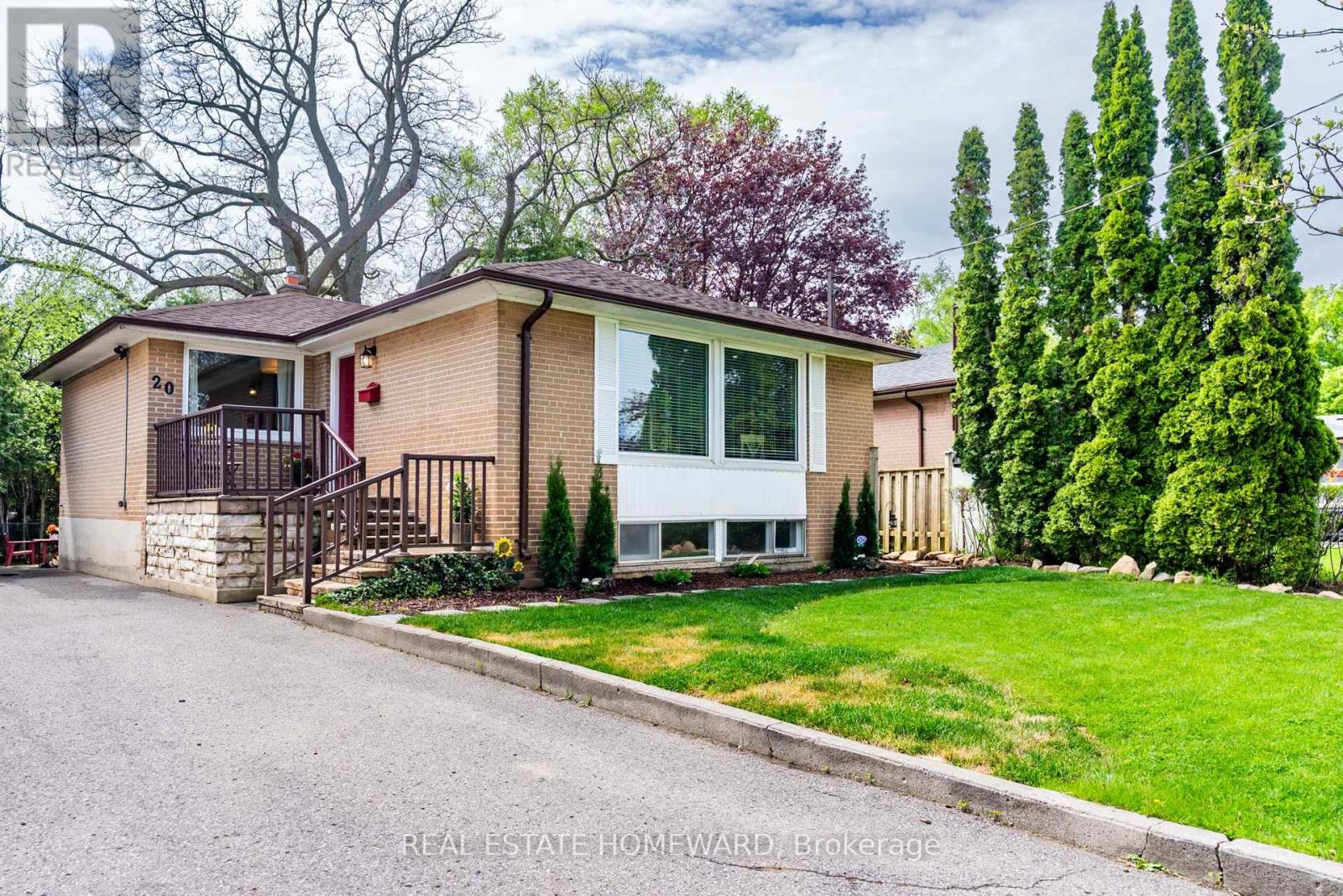 20 Woodgarden Crescent