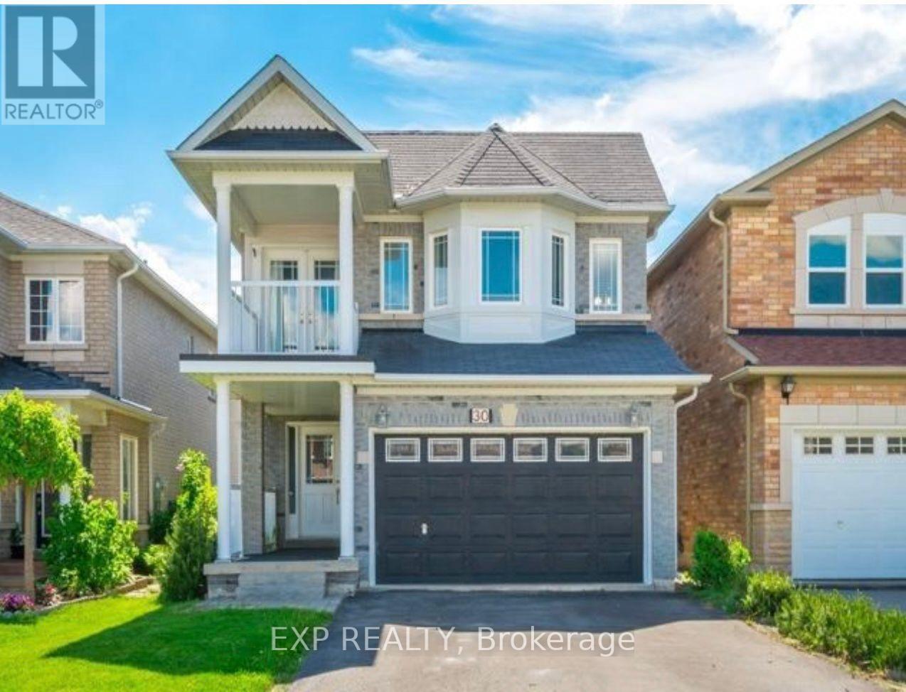Upper 30 Deerwood Crescent
