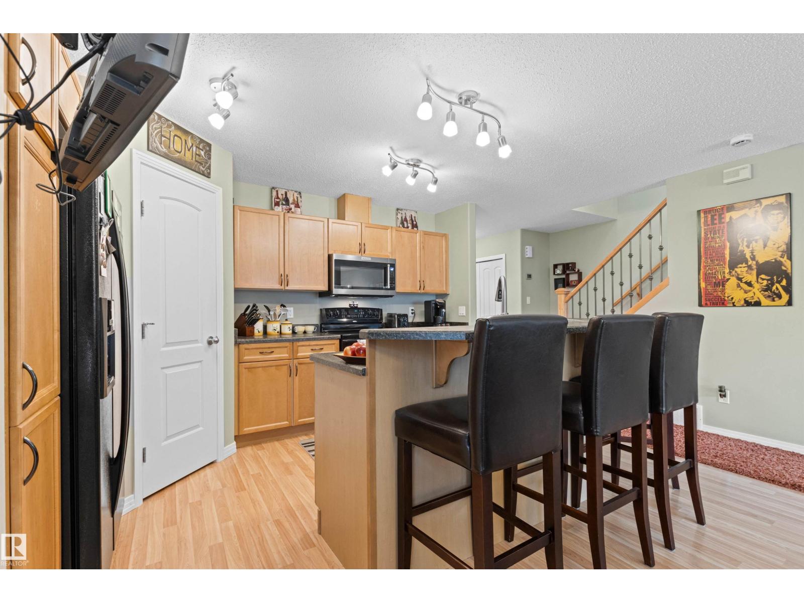 21236 91 Av Nw
