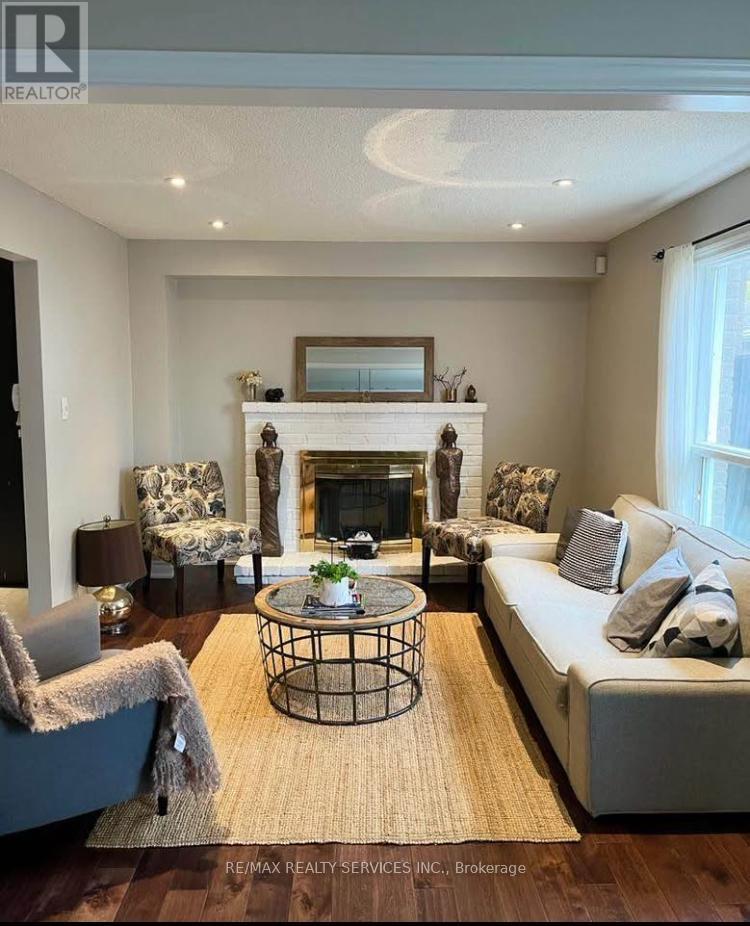 Upper 3192 Chamberlain Court