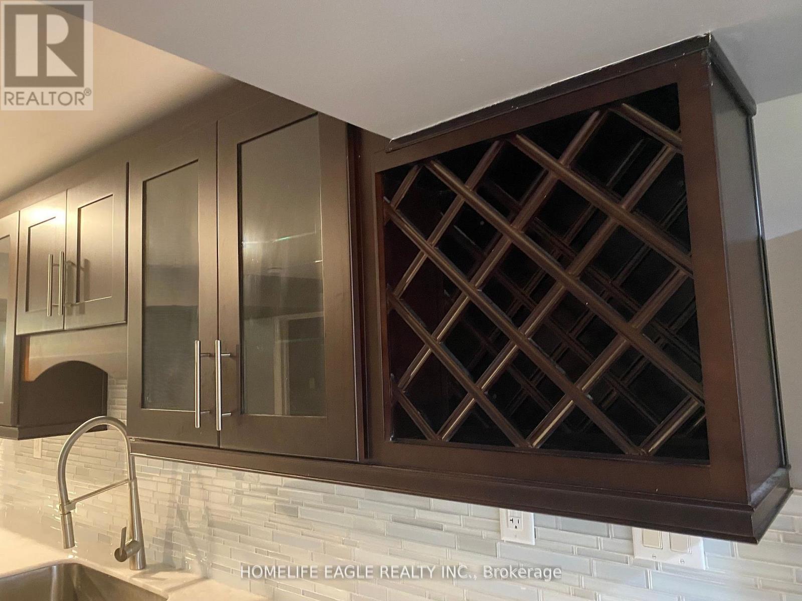 108 Succession Walkout Legal Apartment Crescent