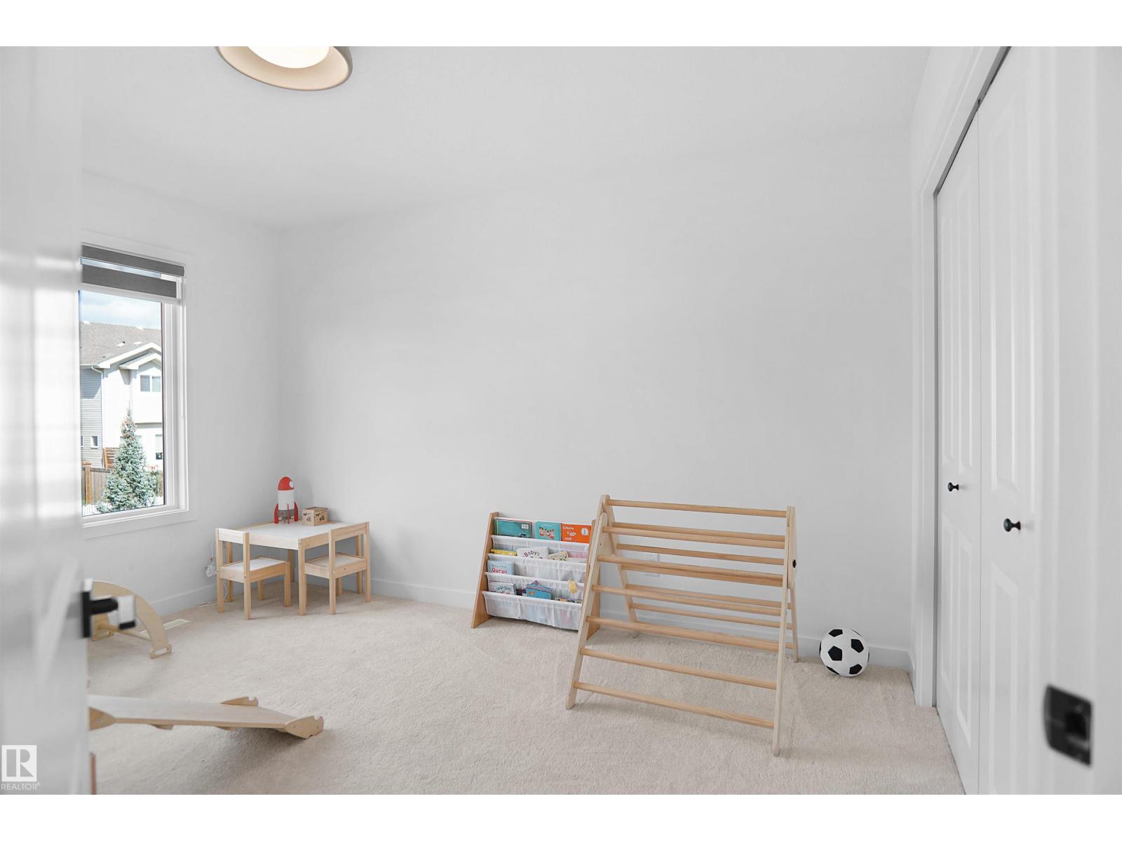 16230 19 Av Sw