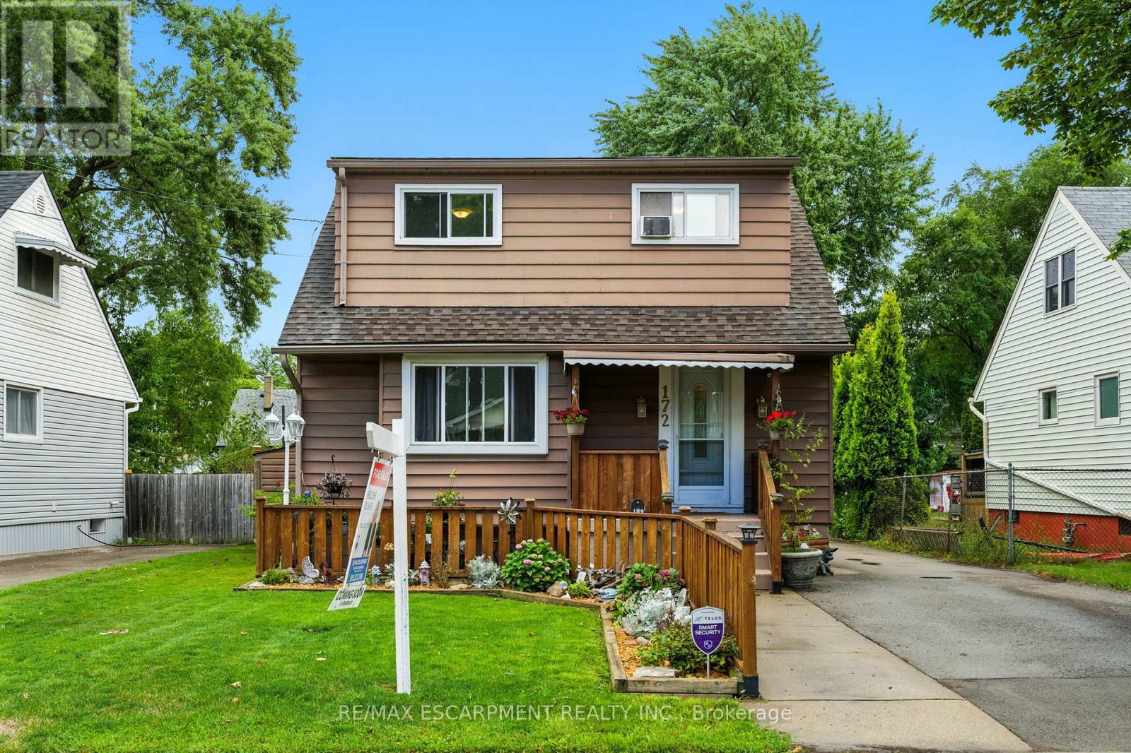 172 Adair Avenue N