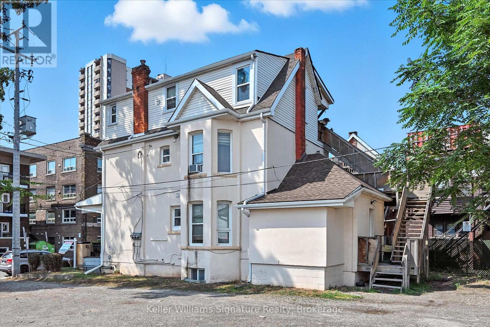 9 Tisdale Street S