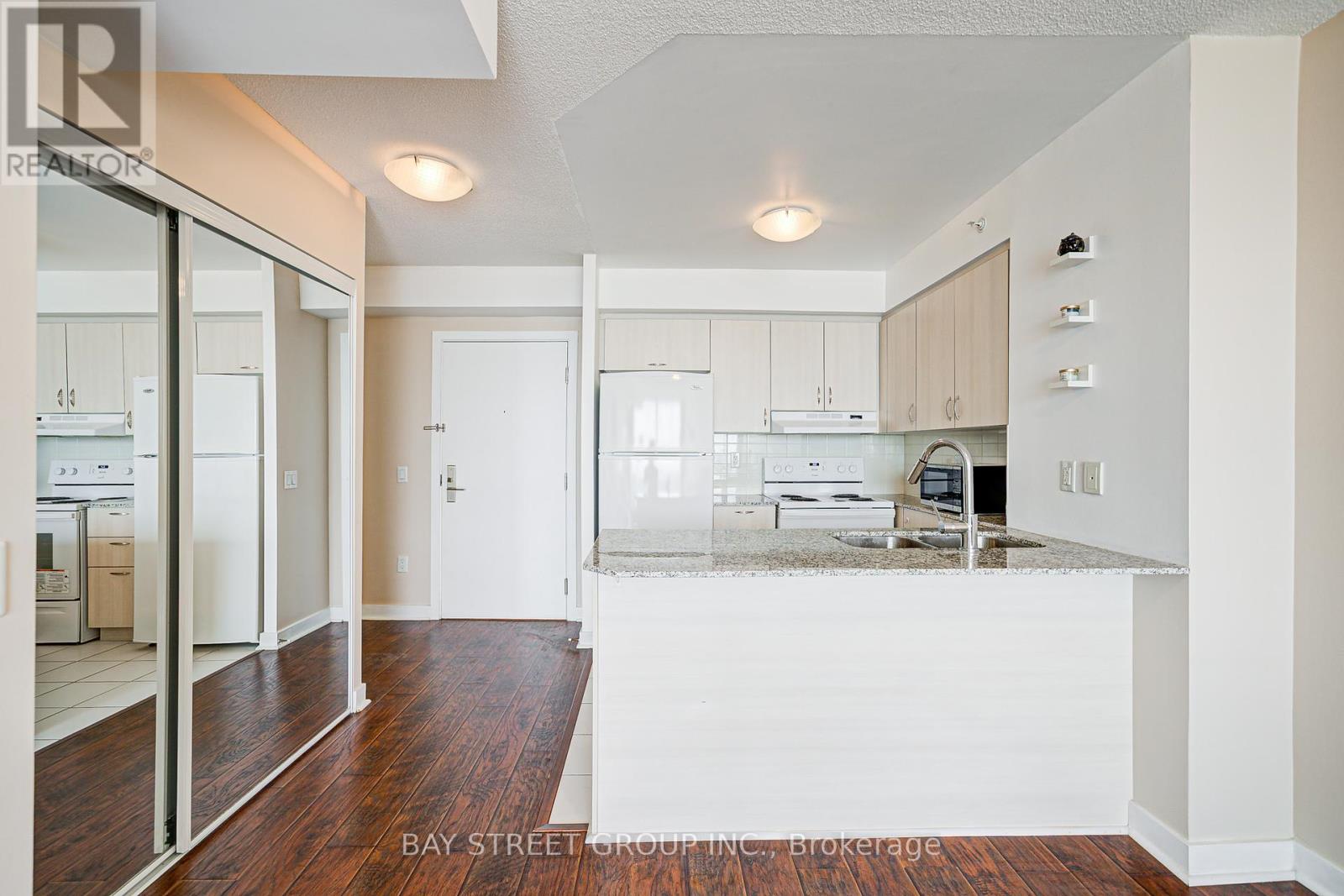 1003 5740 Yonge Street
