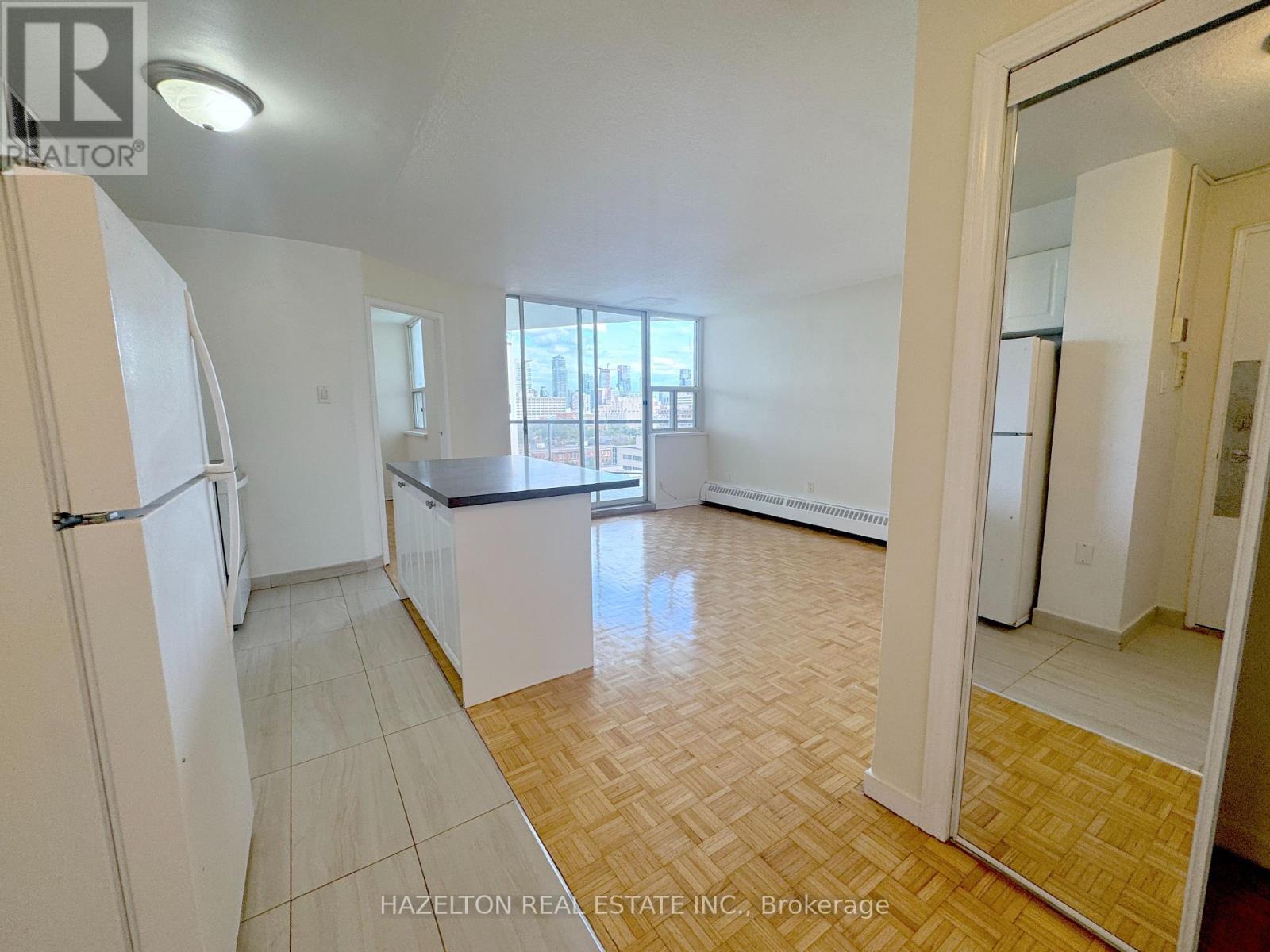 1205 44 Walmer Road