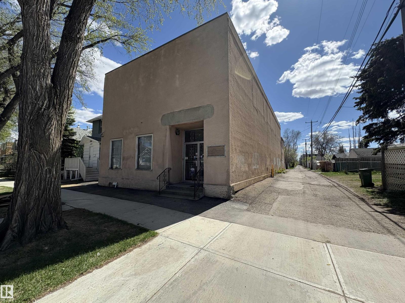 9543 110 Av Nw