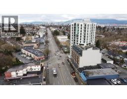 1129 Kingsway, Image 3