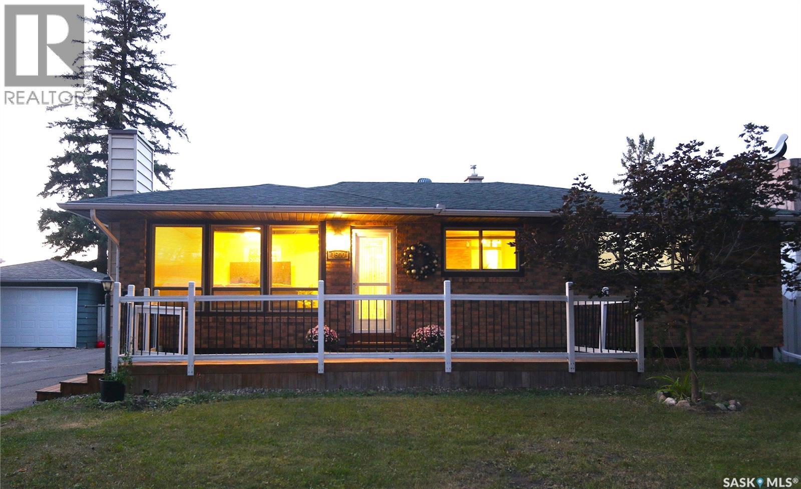 1500 Macpherson Avenue