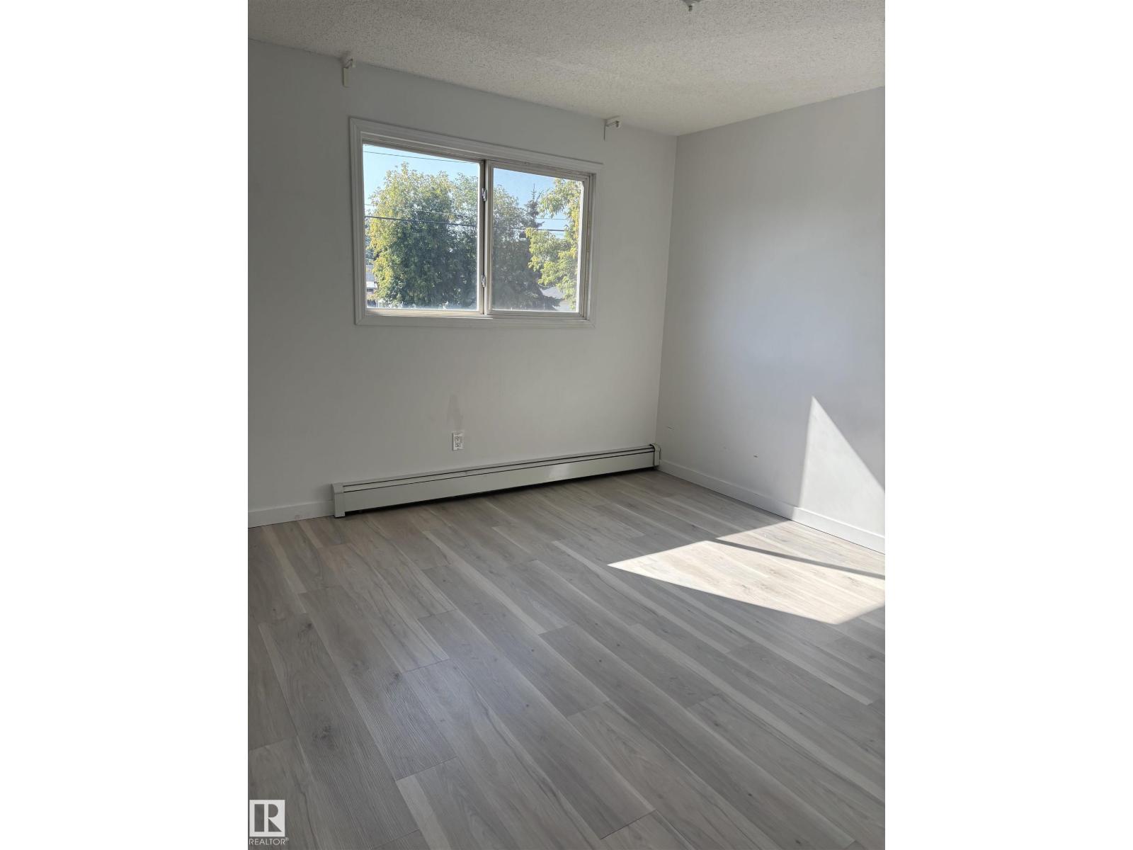 203 8930 149 St Nw